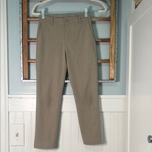 Boys vinyard Vines performance pants size 8 khaki